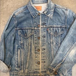 Vintage oversized Levi’s denim jacket
